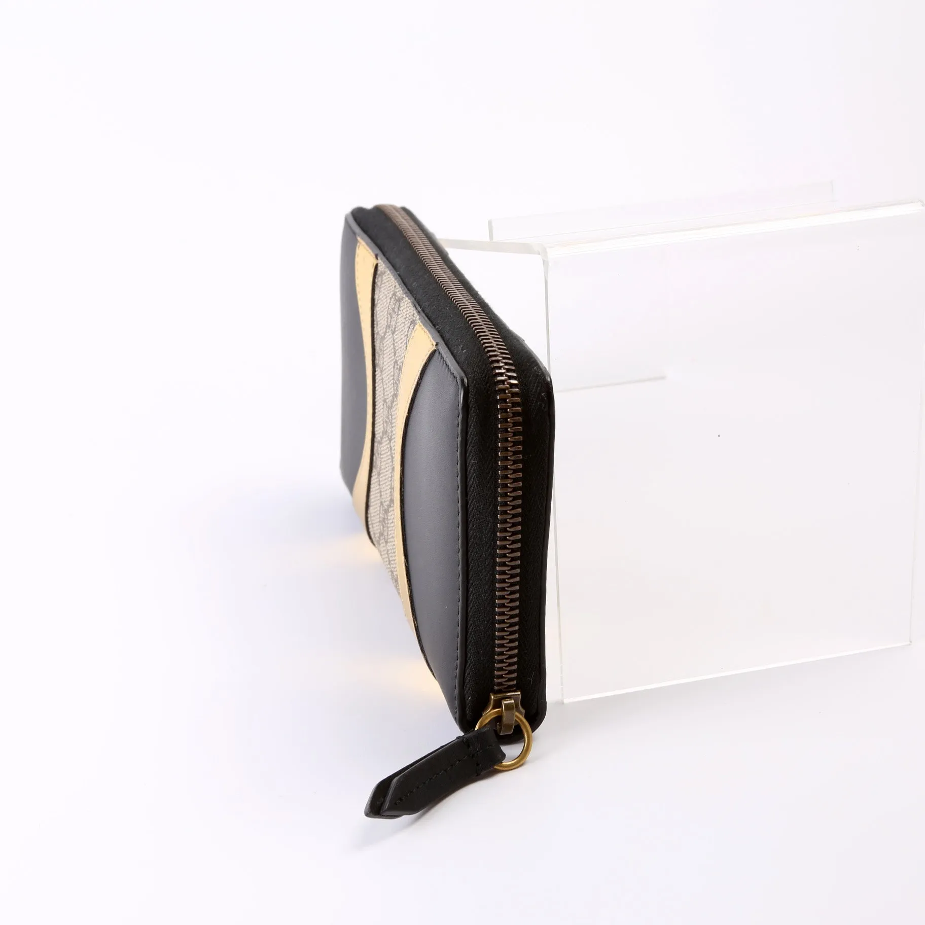 410102 Gucci Supreme Calfskin Zip Around Wallet