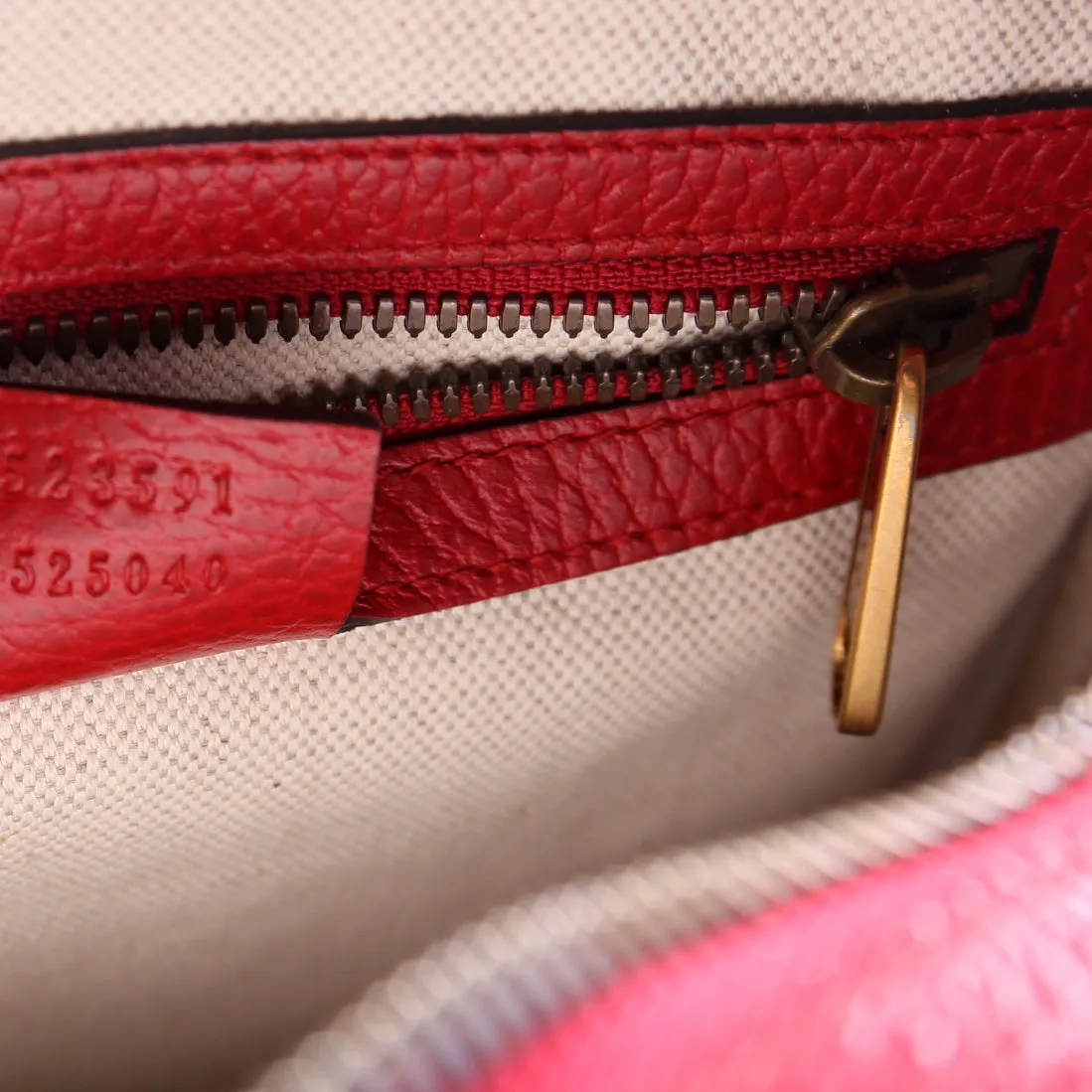 523591 Retro Logo Medium Messenger Bag Red